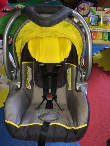 Baby Trend Rear Facing Car Seat and Base