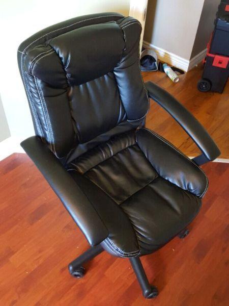Pleather computer chair