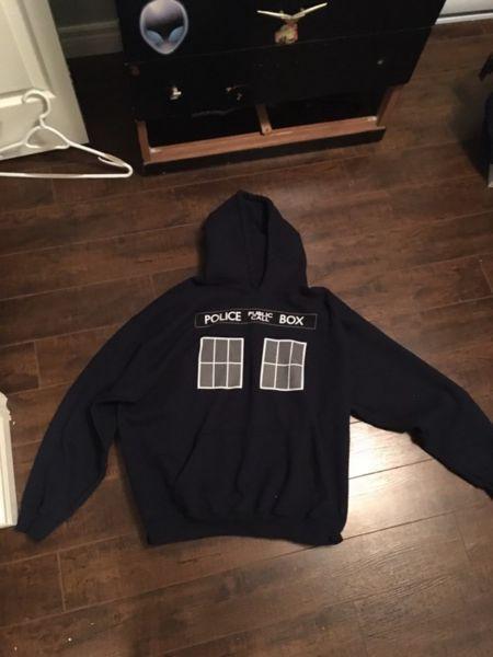 Wanted: Doctor who tardis hoodie mens xl