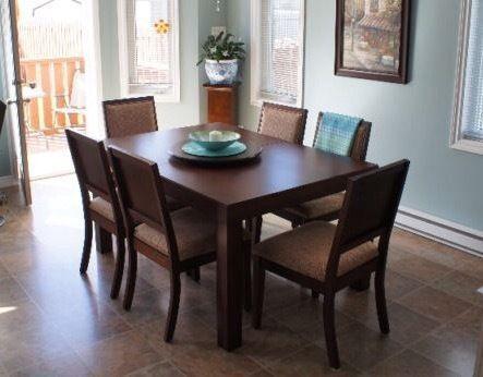 Beautiful, mint condition dining set