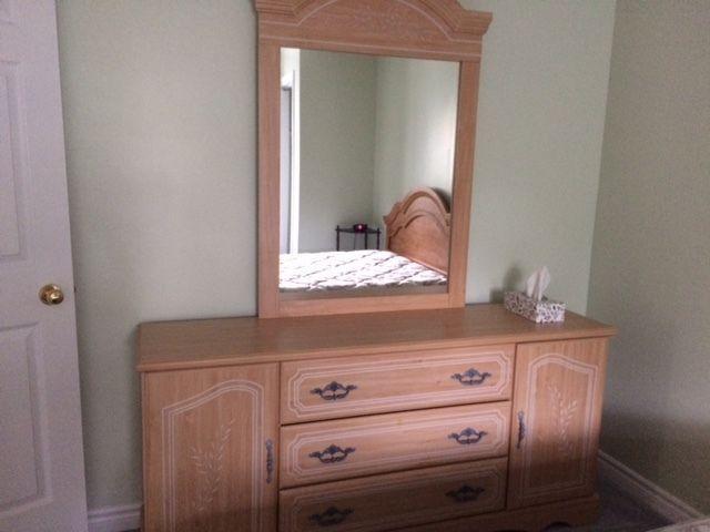 bed room dresser and mirror