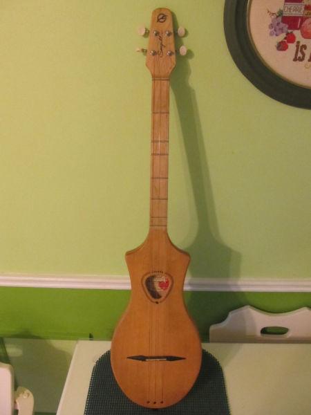 Seagull Merlin strummable Dulcimer guitar