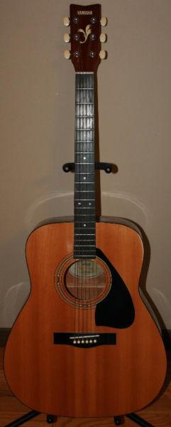 Yamaha FG-400 Acoustic Guitar & Softshell Case