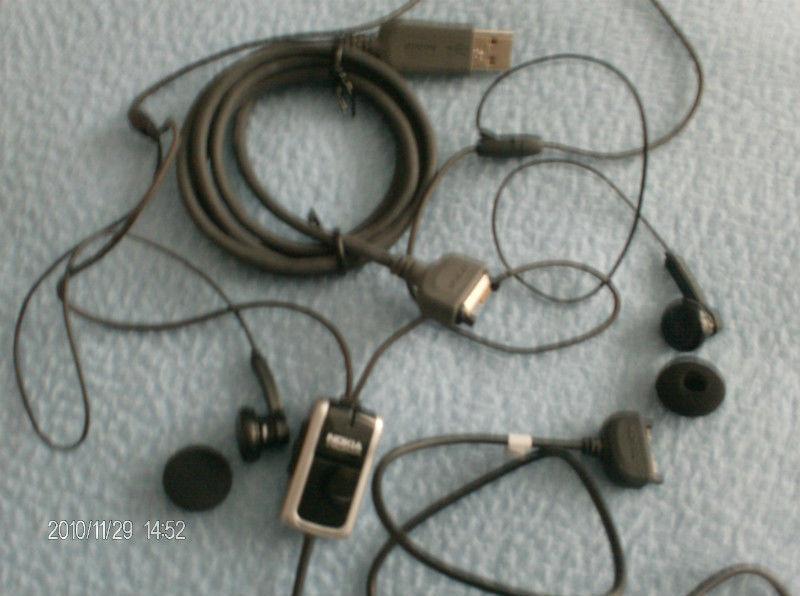 N O K I A ear-plugs / connection cables / tech extras