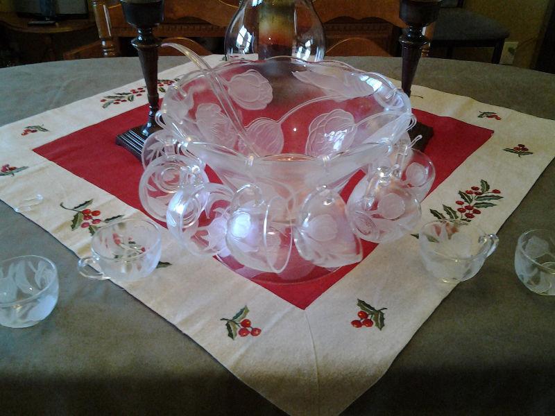 Punch Bowl - 15 pieces