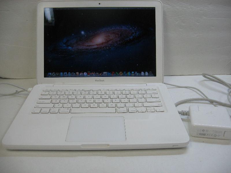 2009 MacBook 4GB Ram, 250GB HDD