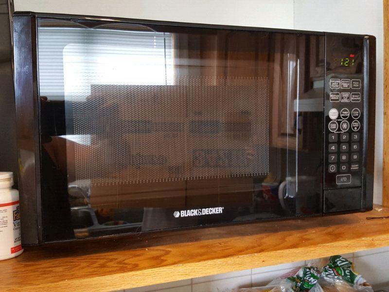 New Black and decker microwave