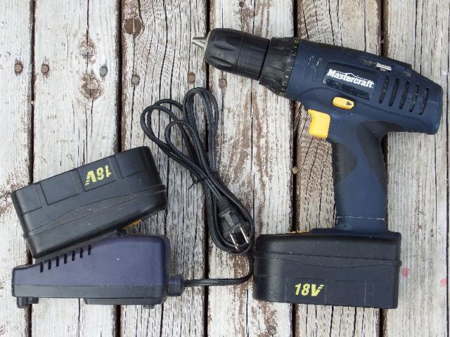 Mastercraft NiCad Cordless Drill/Driver, 18V Two Batteries