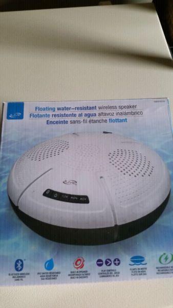 Ilive floating water resistant blue tooth wireless speaker