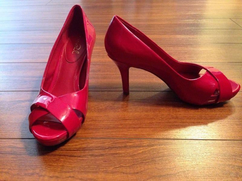 Ladies red shoes size 7.5