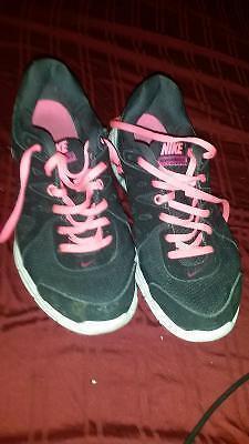 NIKE SNEAKERS EX CONDITION