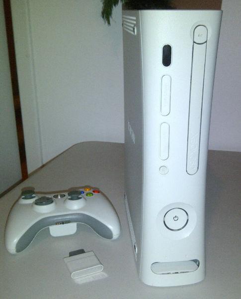 X-Box 360 With One Control And One Memory Card - Works