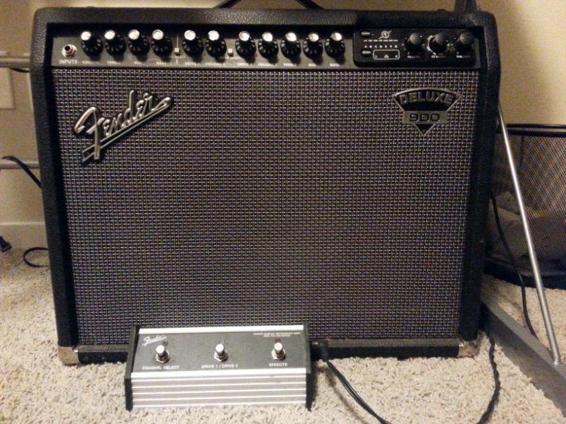 Fender delux 900 amp