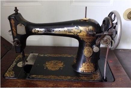 1915 Singer sewing machine for sale