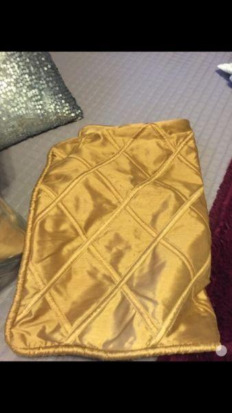 Beautiful comforter set queen size
