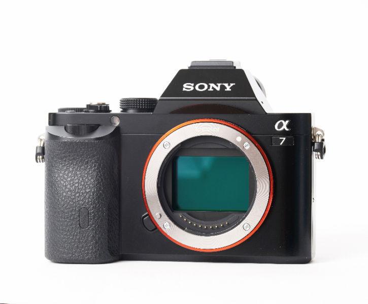 Full Frame Camera SONY A7 (almost mint)