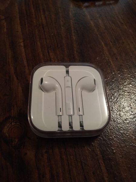 New apple earpods!