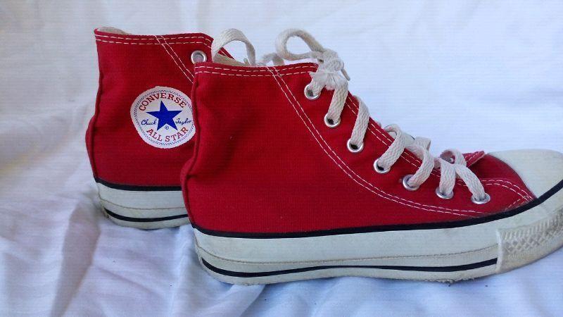 CONVERSE SNEAKERS RED (size 1.5)