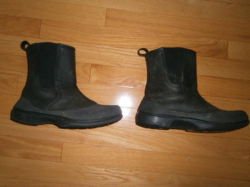 Youth/ Mens Crocs Boots Size 7