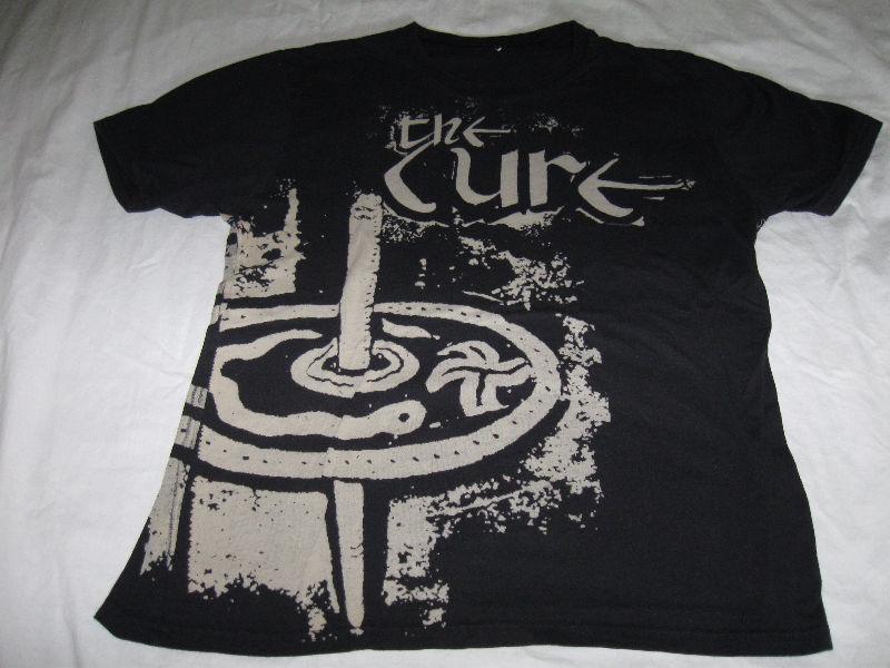 Cure T-shirt-Medium-Excellent condition/Quality Used clothing