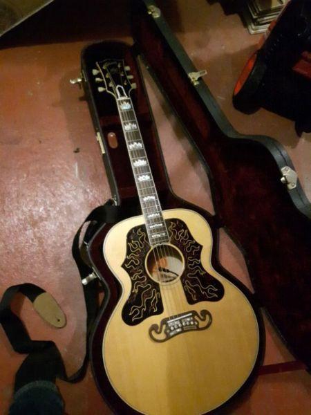 Gibson J200 Limited Edition