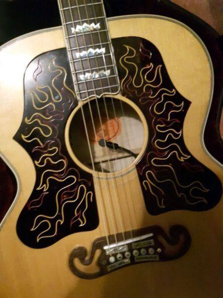 Gibson J200 Limited Edition
