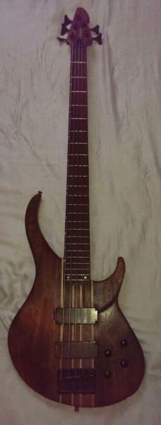 Peavey grind 5 String Bass for trade