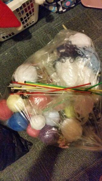 Yarn / Knitting Needles