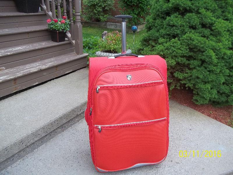 Large Expandable Suitcase/Travel Bag (Heys) 