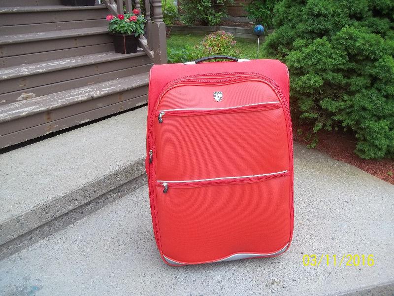 Large Expandable Suitcase/Travel Bag (Heys) 