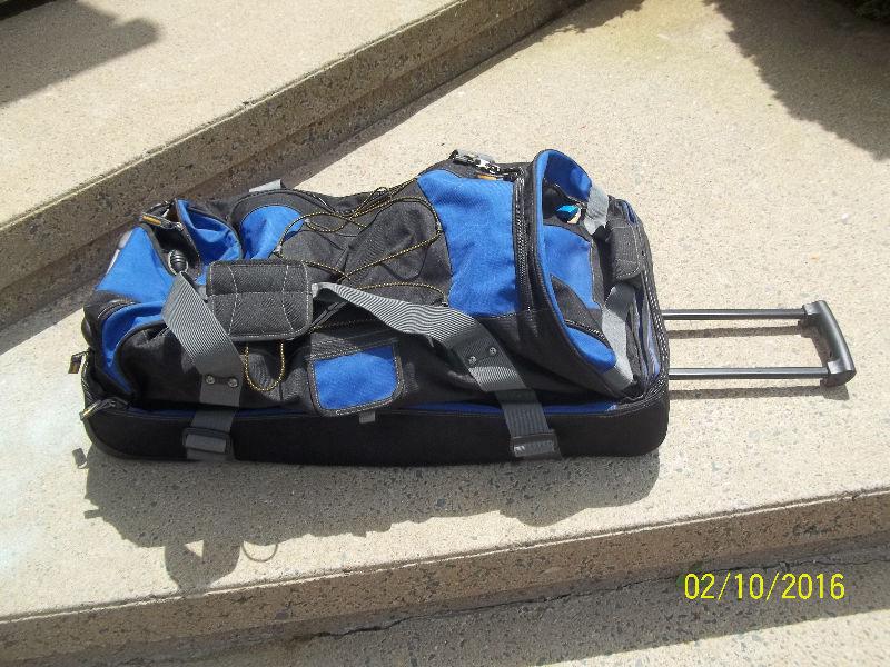 Ricardo Beverly Hills 30-Inch 2 Wheel Drop Bottom Duffel Bag