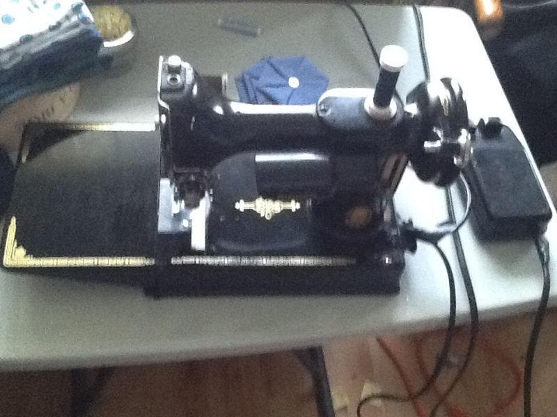1953 Singer Sewing Machine
