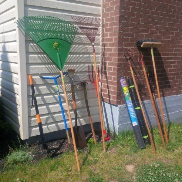 USED GARDEN TOOLS IN GOOD CONDITION