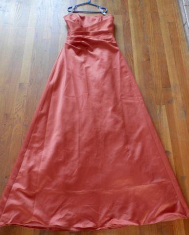 5 long dresses / gowns (prom, pageant, formal occasions..)