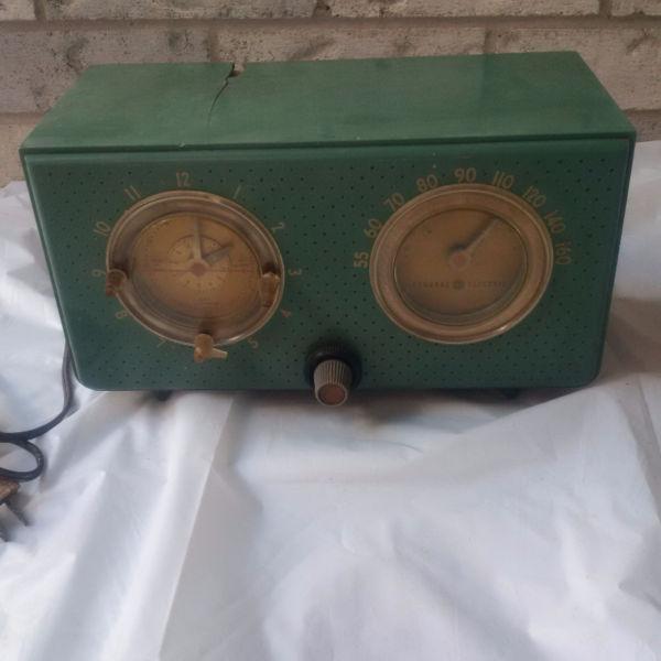 *****4 Vintage / Antique Radios ******