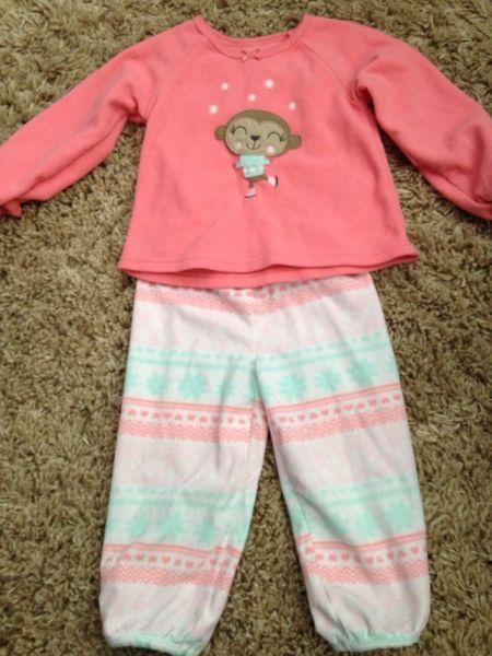 Toddler pjs flannel size 2, others size 3