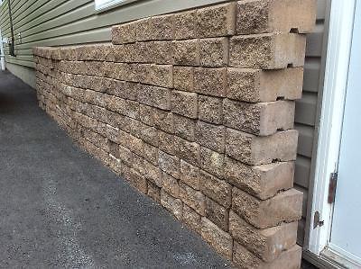 Classic Wedgestone stacking wall bricks
