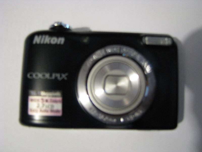 nikon coolpix L27 black 16.1-megapixel digital camera / new