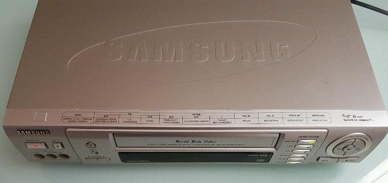 Samsung Worldwide VHS Format VCR in good working condition