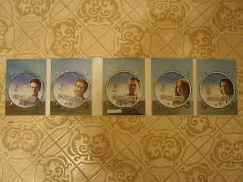 SIX FEET UNDER THE COMPLETE SECOND SEASON 5 DVD'S