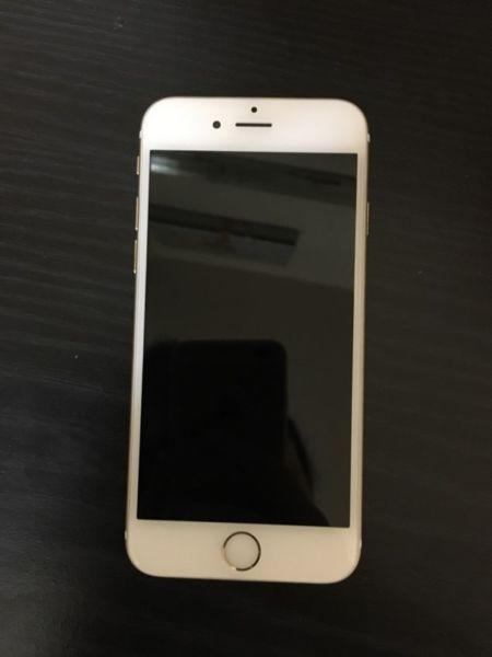 Mint Condition Gold iPhone 6