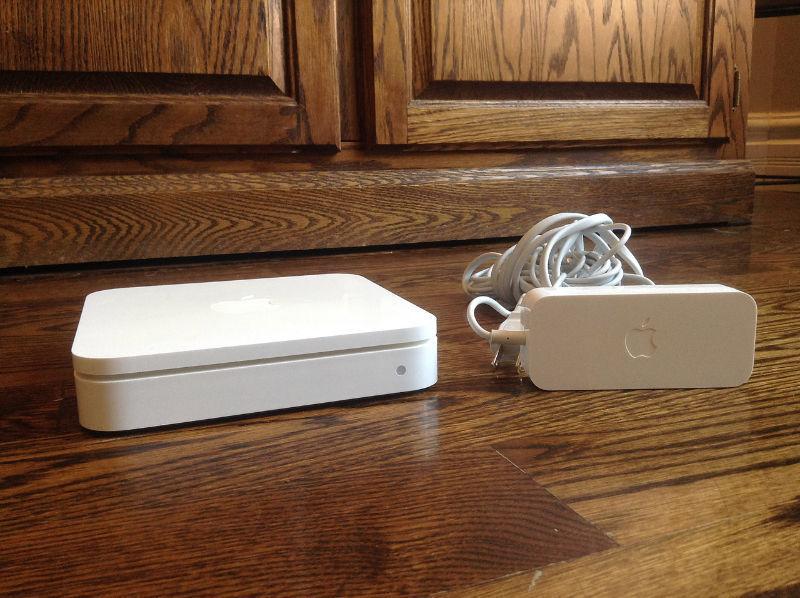 Apple Airport Extreme Dual Band (2nd Gen) - WORKS PERFECT