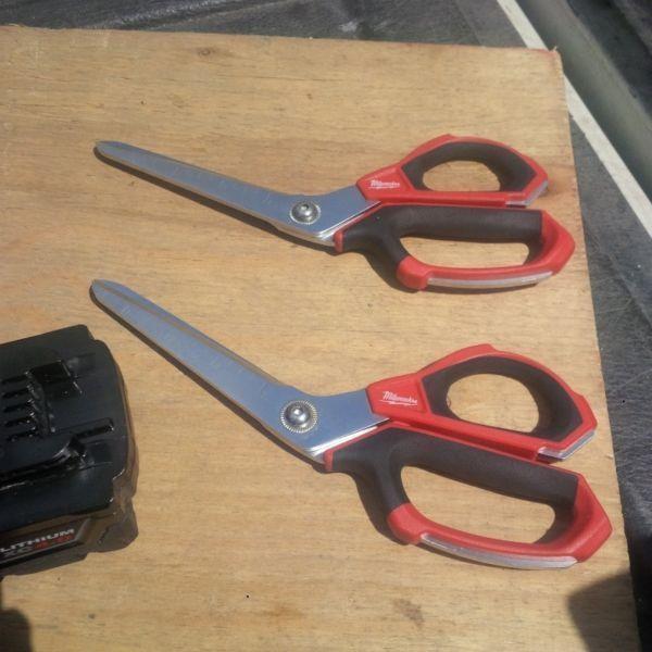 TWO PAIR OF MILWAUKEE H/D SCISSORS IN NEW CONDITION