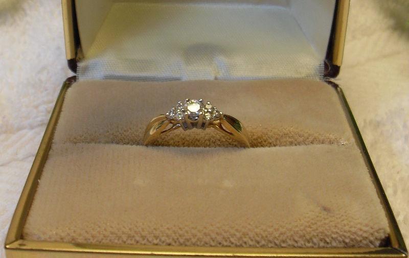 Vintage - 14kt Yellow Gold .33ct Diamond Engagement Ring-Sz 8.50