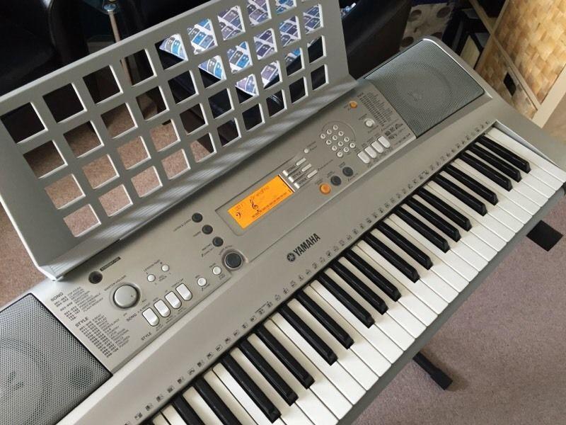 Yamaha keyboard PSR E303 with Adapter and Stand