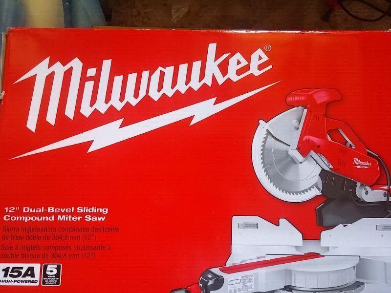 Milwaukee Dual bevel 12 inch litre saw with stand