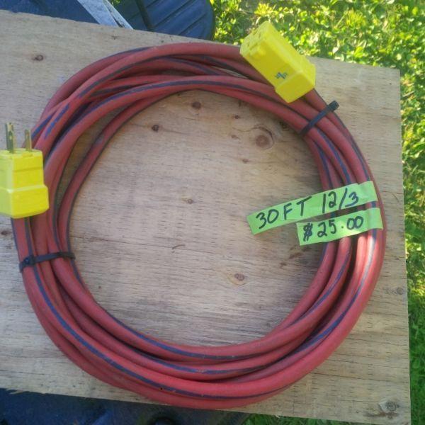 32 FOOT 12 GUAGE 3 WIRE RED/BLACK OUTDOOR EXTENSION CORD