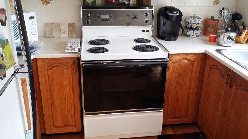 Electric Stove GE Self Cleaning