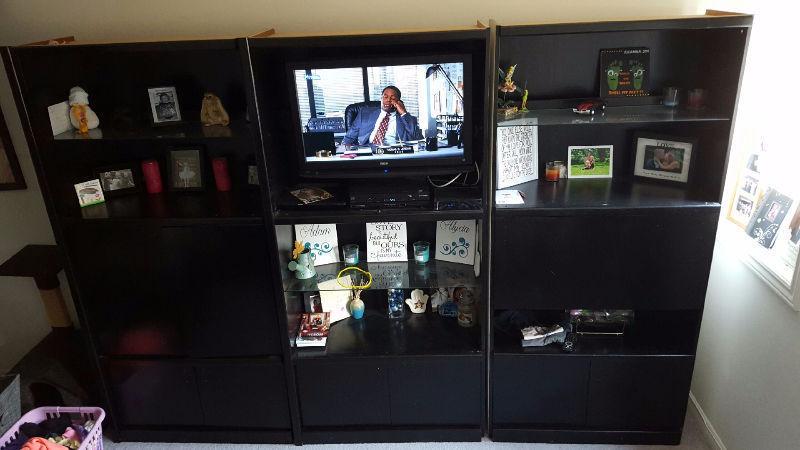 Tv unit with free 32 inch tv and blue ray player