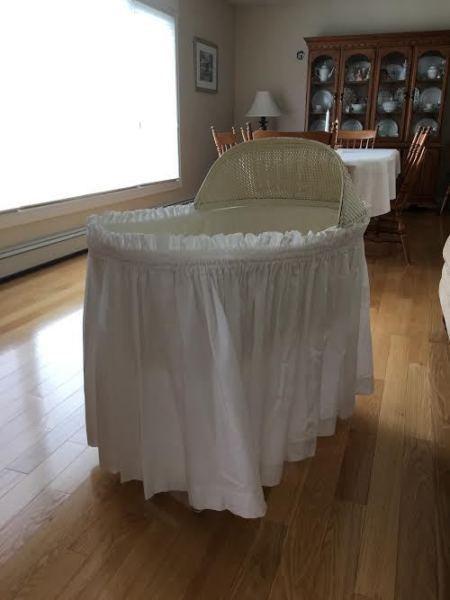 Lovely Vintage Bassinet - good condition